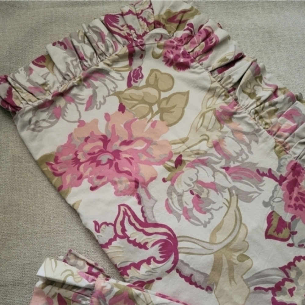 Pair Of Pine Cone Hill Annie Selke pillow shams floral ruffled 2